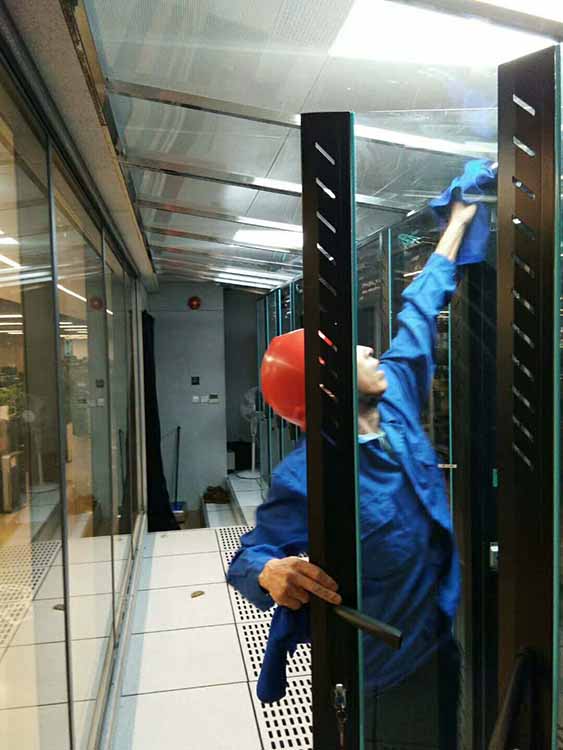 數(shù)據(jù)機(jī)房保潔